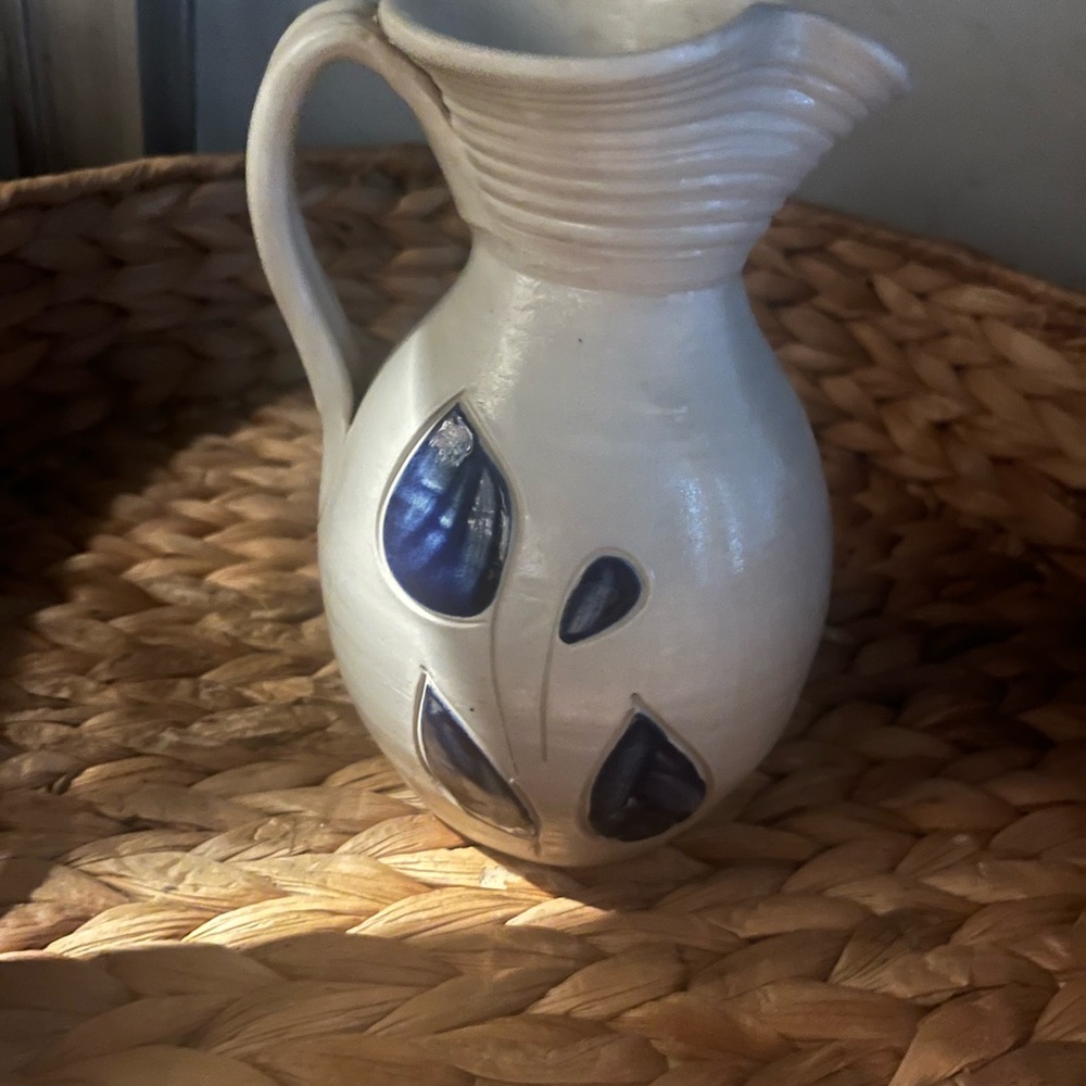 Vintage Williamsburg Pottery Blue & Grayish kitchen pitcher Virginia salt gaze